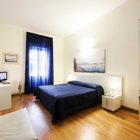 เร็กซ์ ไลฟ์สไตล์ โฮเทล Hotel เนเปิลส์ ห้อง รูปภาพ